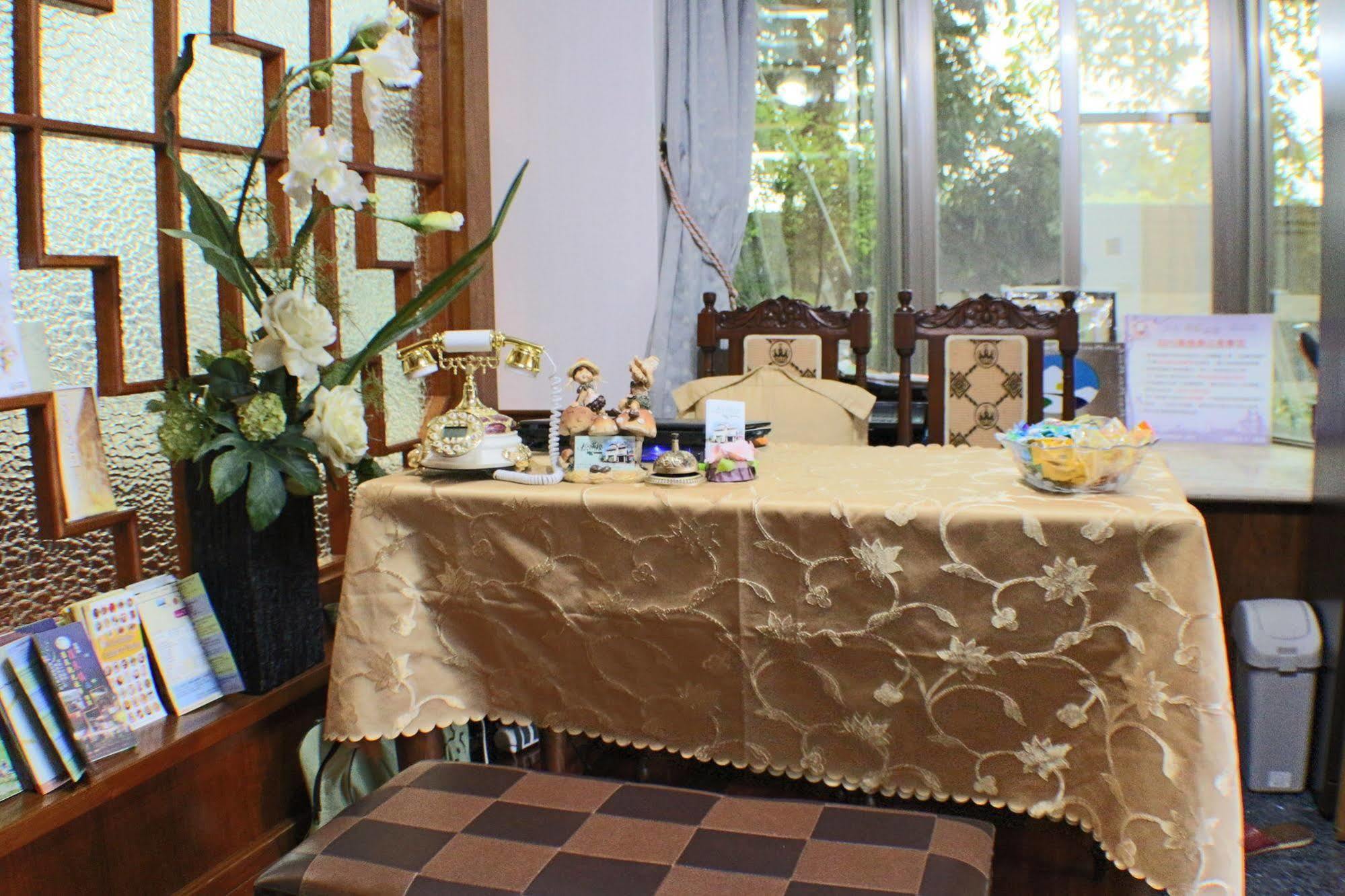 Yilan Pine Villa Homestay Лодун Экстерьер фото