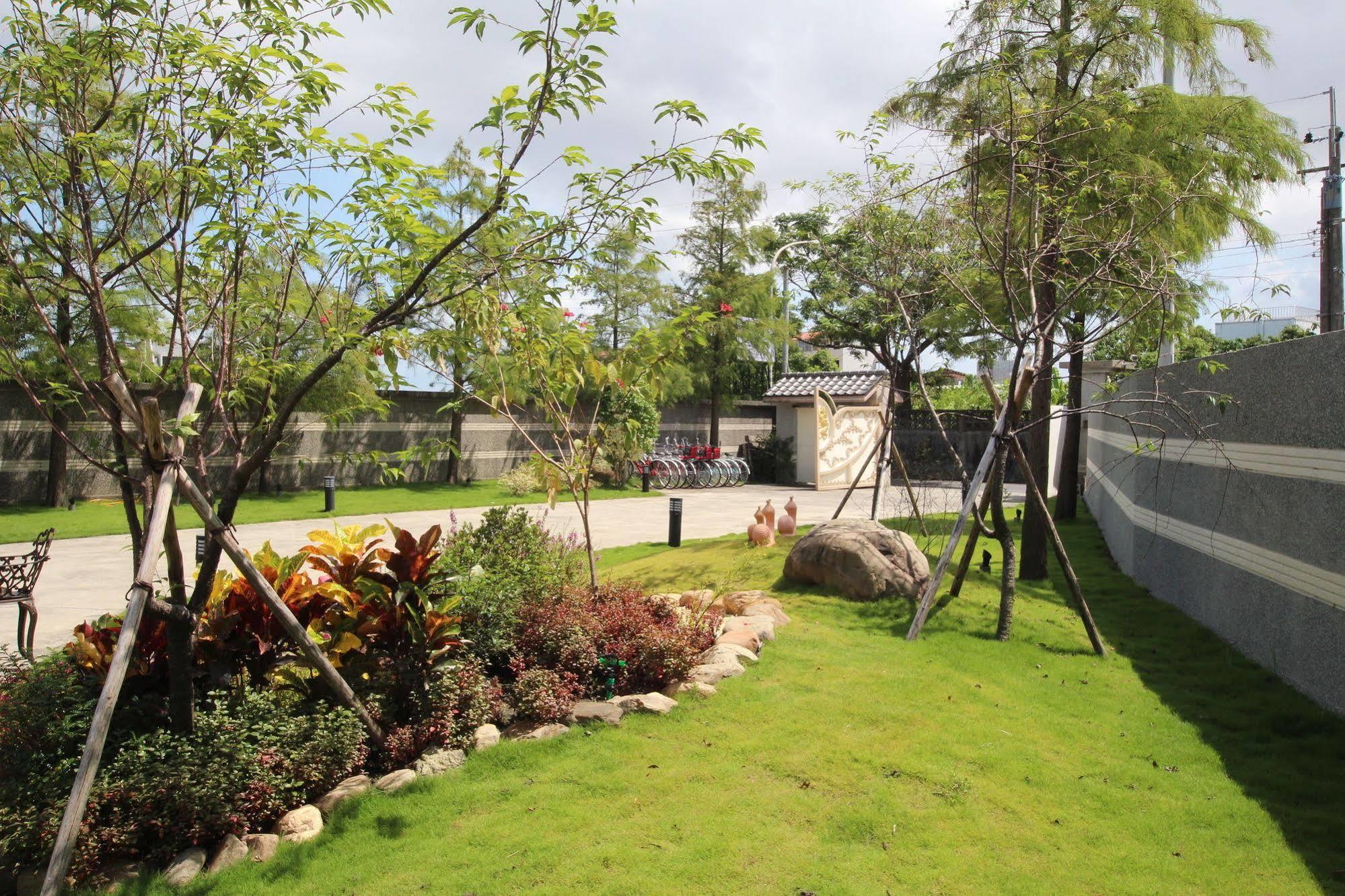 Yilan Pine Villa Homestay Лодун Экстерьер фото