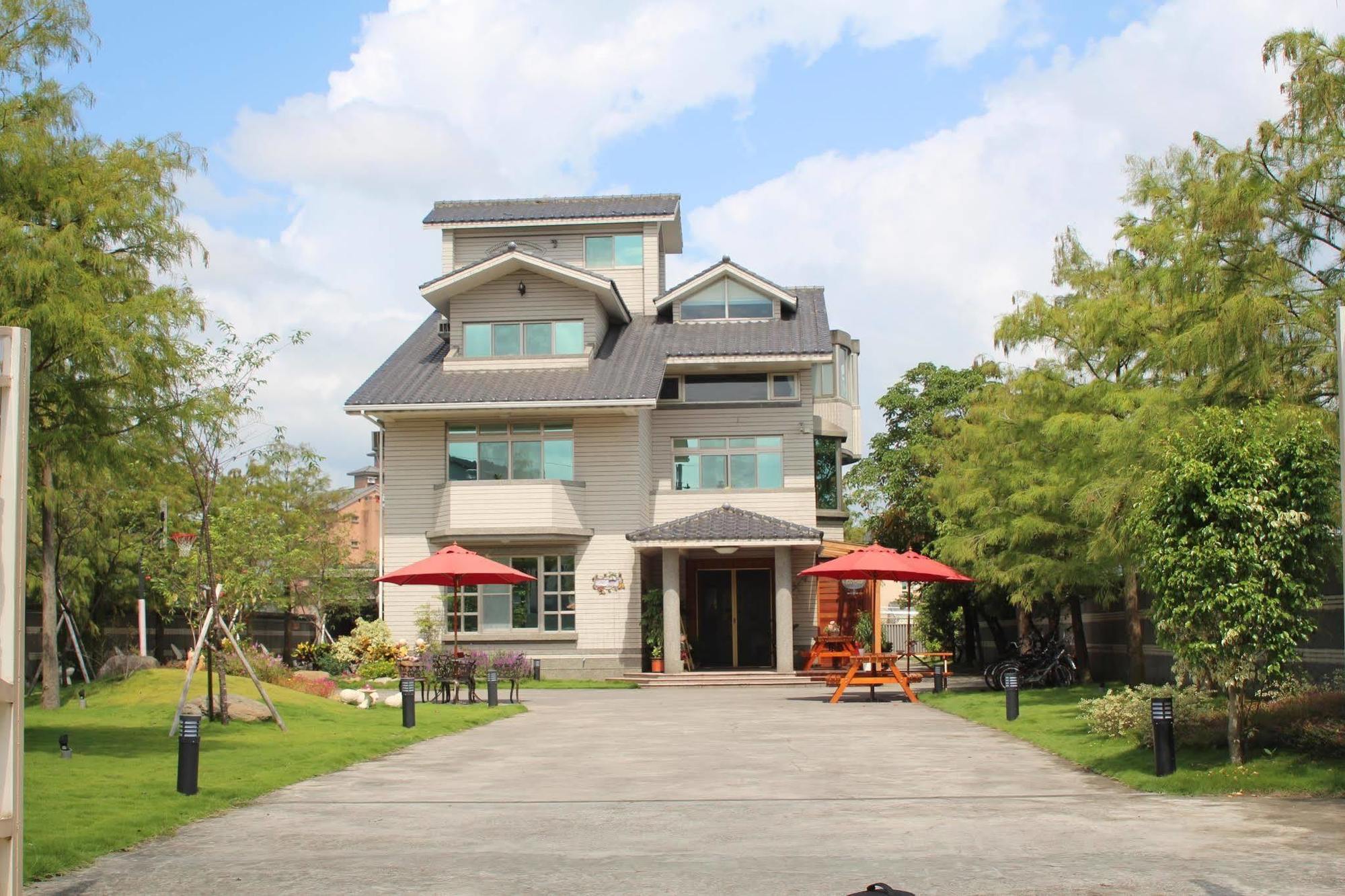 Yilan Pine Villa Homestay Лодун Экстерьер фото