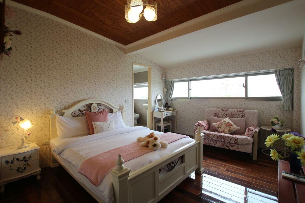 Yilan Pine Villa Homestay Лодун Экстерьер фото
