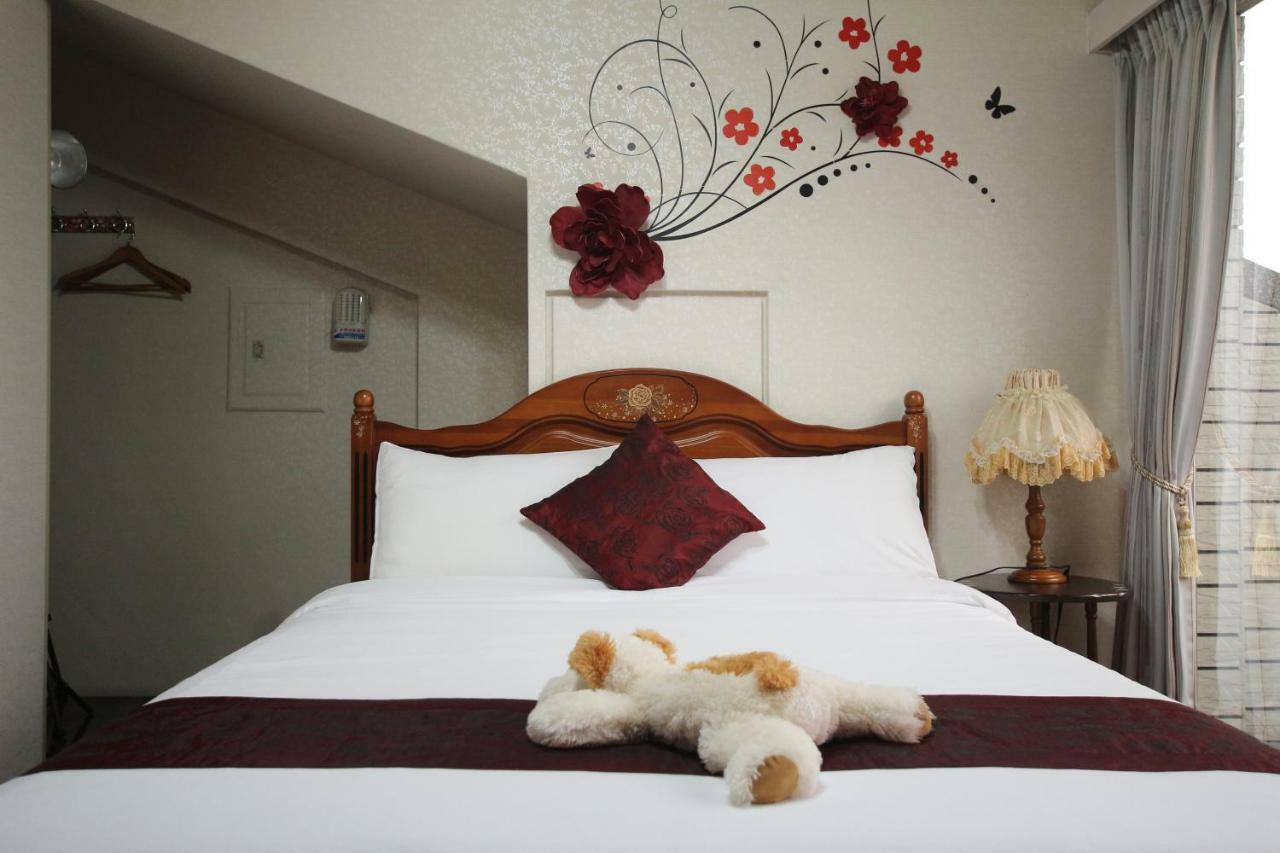 Yilan Pine Villa Homestay Лодун Экстерьер фото