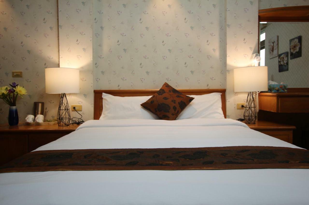 Yilan Pine Villa Homestay Лодун Экстерьер фото