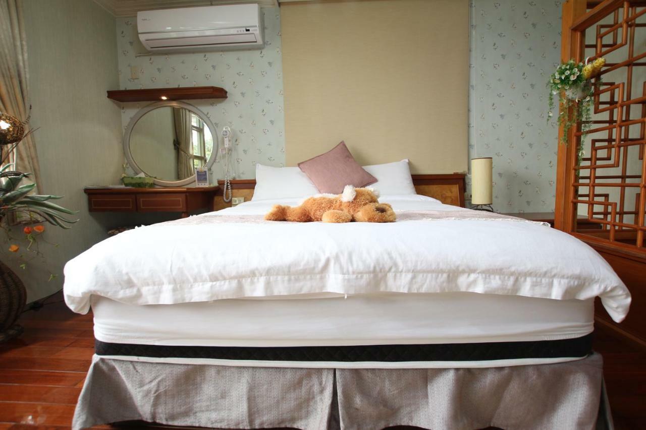 Yilan Pine Villa Homestay Лодун Экстерьер фото