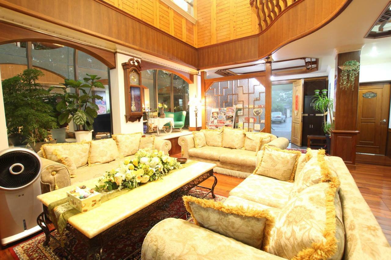 Yilan Pine Villa Homestay Лодун Экстерьер фото
