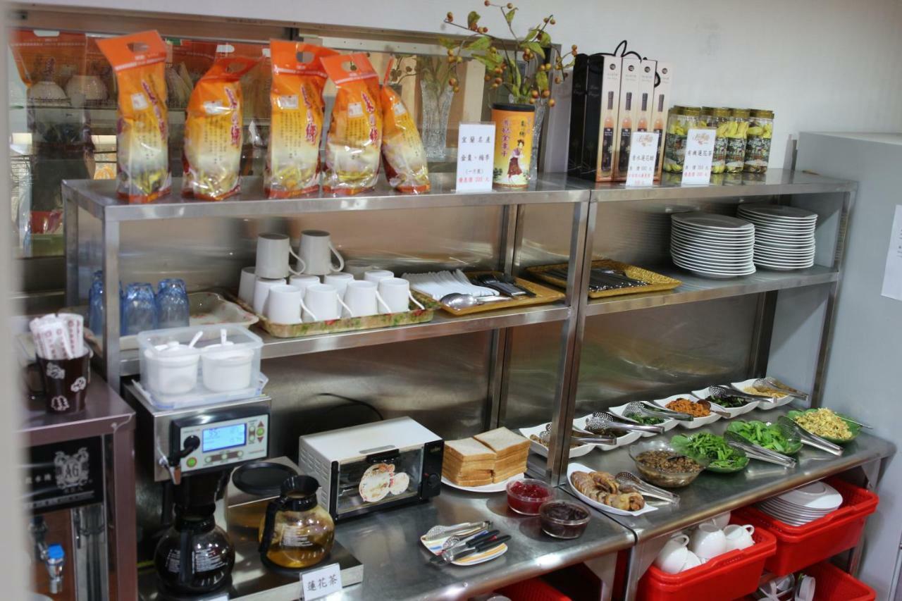 Yilan Pine Villa Homestay Лодун Экстерьер фото