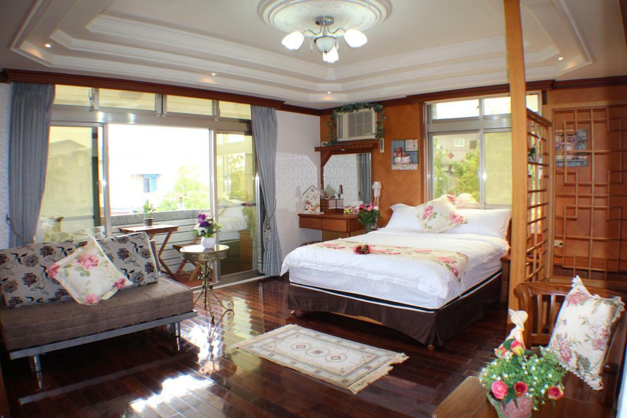 Yilan Pine Villa Homestay Лодун Экстерьер фото