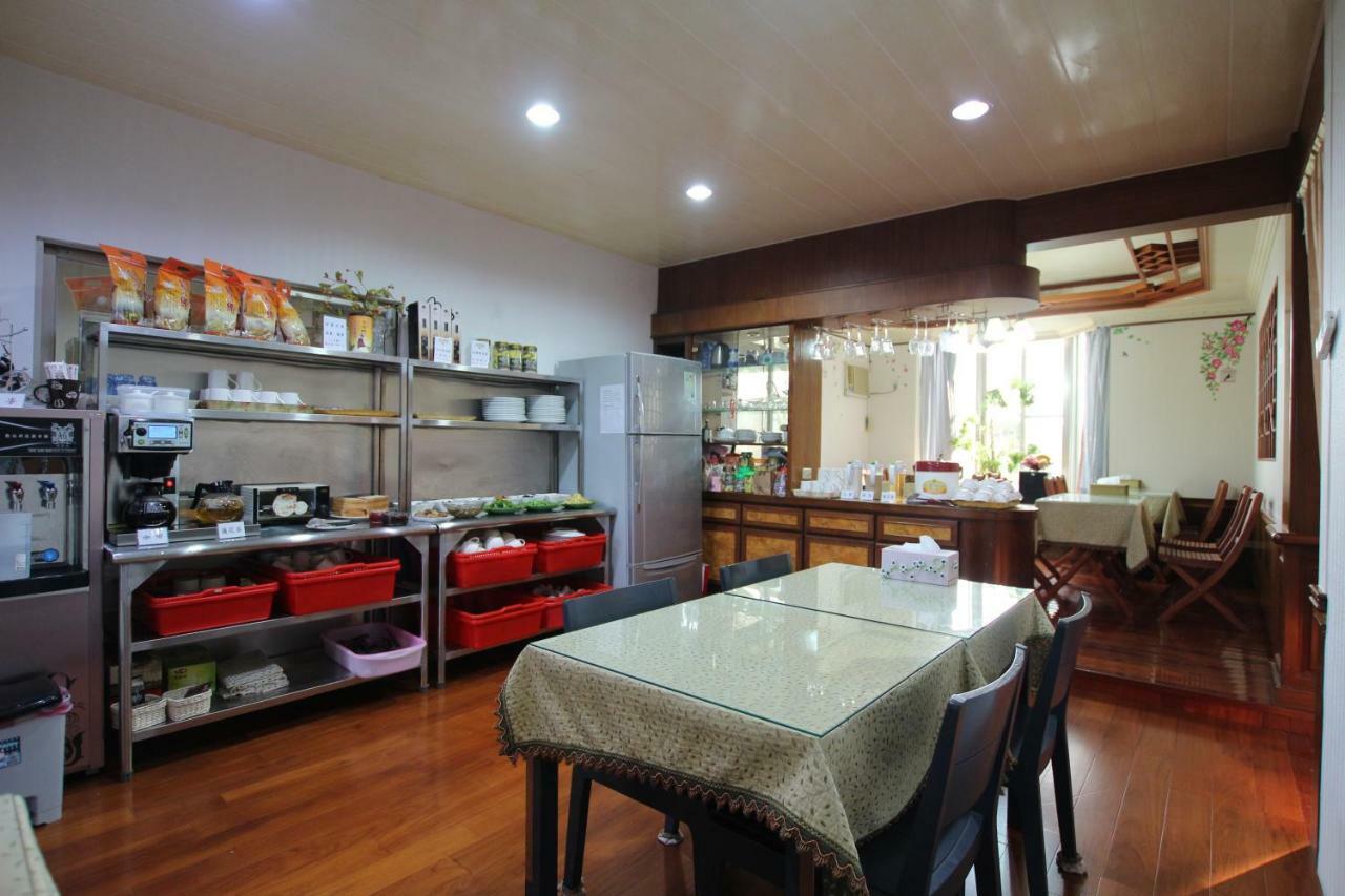 Yilan Pine Villa Homestay Лодун Экстерьер фото