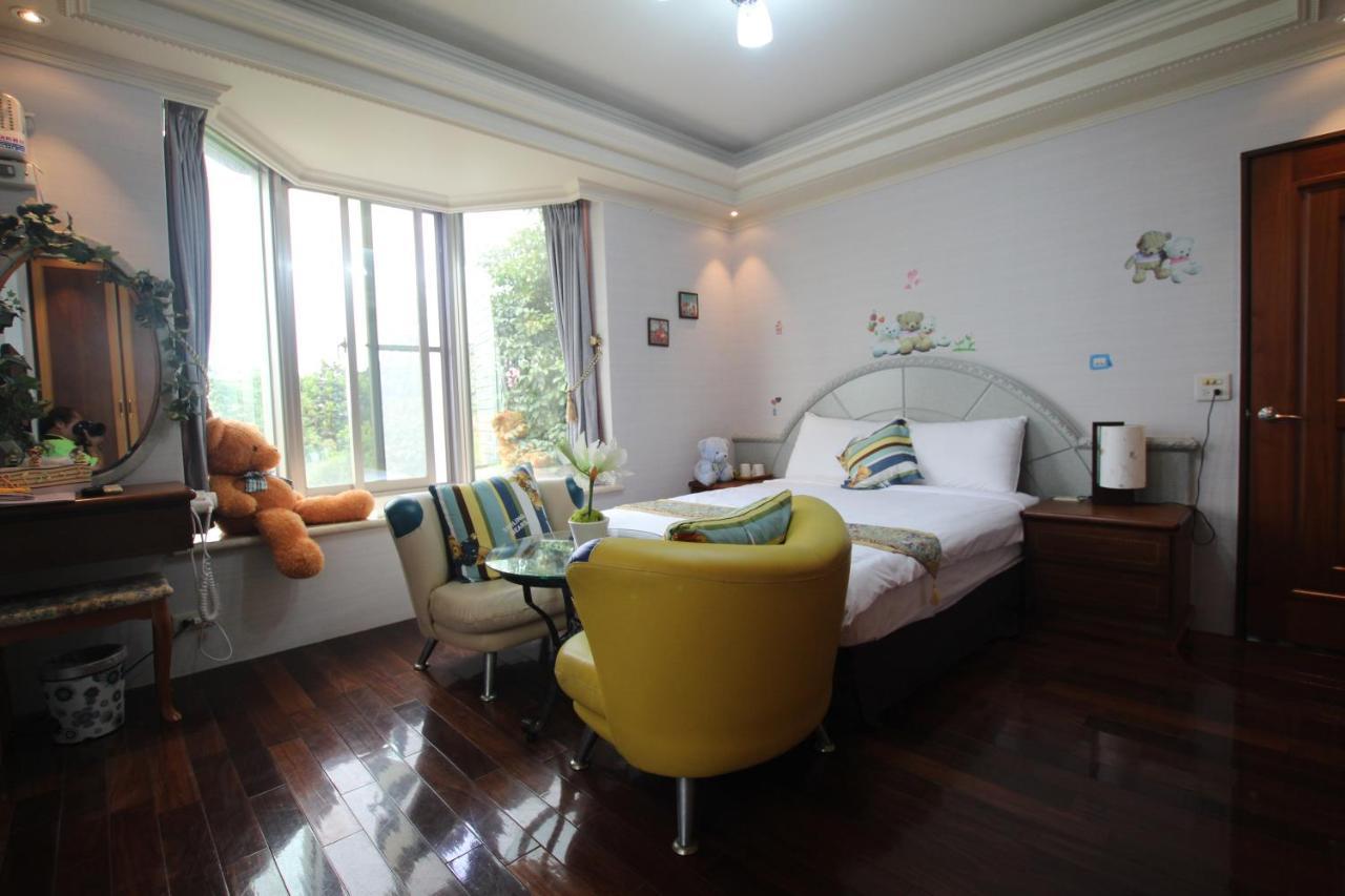 Yilan Pine Villa Homestay Лодун Экстерьер фото