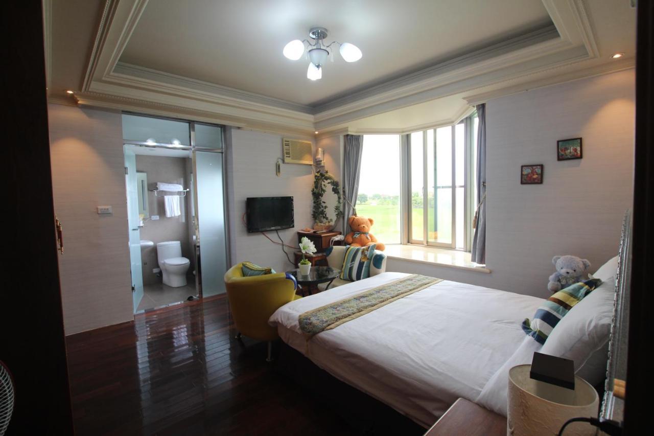 Yilan Pine Villa Homestay Лодун Экстерьер фото
